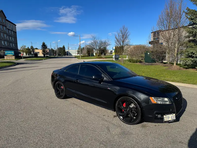 2011 Audi A5, černá, 230 000 km, dovoz Kanada — foto 2 z 10