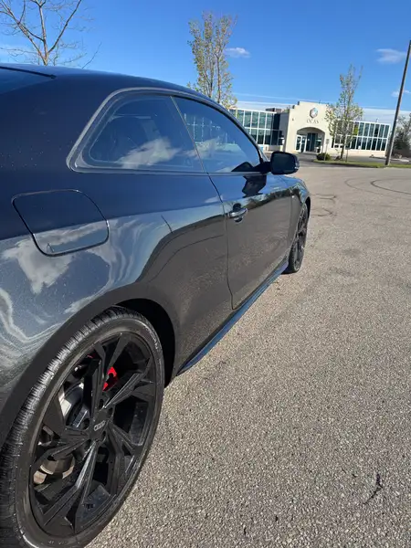 2011 Audi A5, černá, 230 000 km, dovoz Kanada — foto 4 z 10