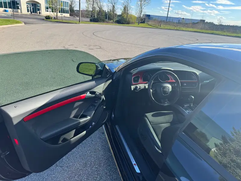 2011 Audi A5, černá, 230 000 km, dovoz Kanada — foto 5 z 10