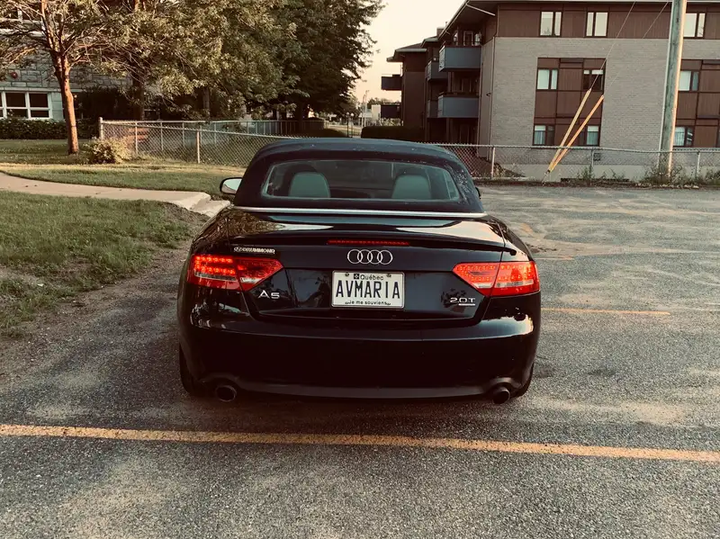 2011 Audi A5 Décapotable, modrá, 208 000 km, dovoz Kanada — foto 2 z 8