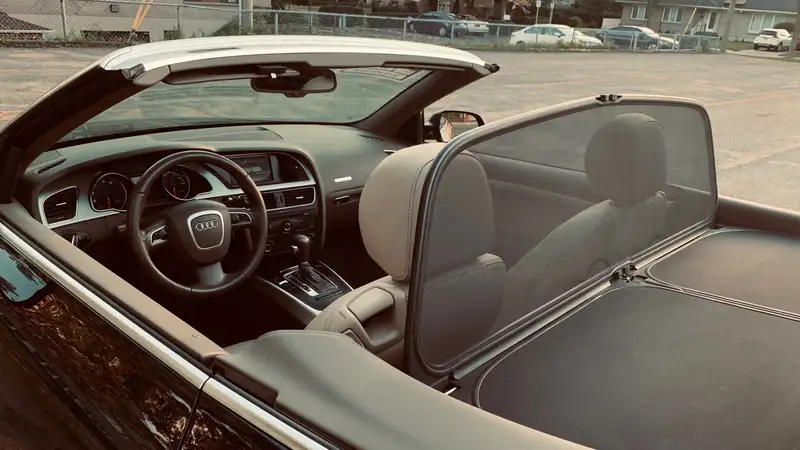 2011 Audi A5 Décapotable, modrá, 208 000 km, dovoz Kanada — foto 4 z 8