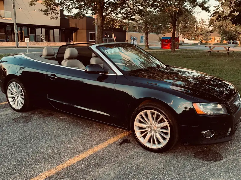 2011 Audi A5 Décapotable, modrá, 208 000 km, dovoz Kanada — foto 6 z 8