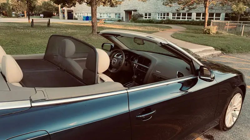 2011 Audi A5 Décapotable, modrá, 208 000 km, dovoz Kanada — foto 7 z 8