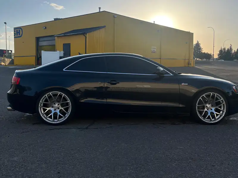 2011 Audi A5 Premium Plus, 175 000 km, dovoz Kanada — foto 3 z 8