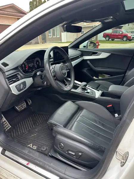 2020 Audi A5 Progressiv, bílá, 104 000 km, dovoz Kanada — foto 2 z 6