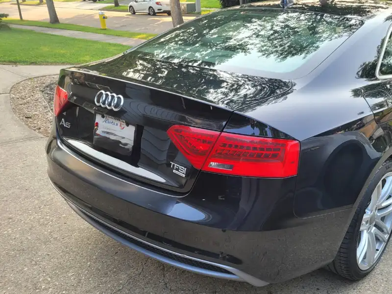 2015 Audi A5 Progressiv, černá, 154 000 km, dovoz Kanada — foto 3 z 9