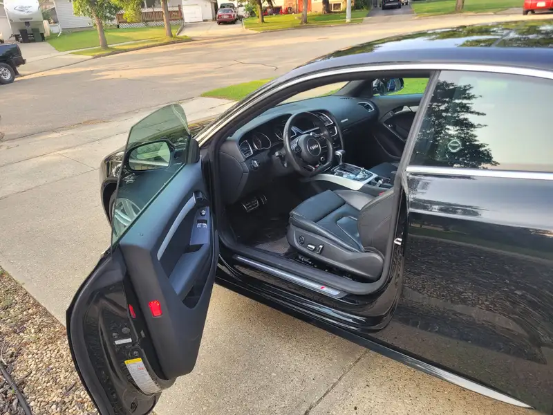 2015 Audi A5 Progressiv, černá, 154 000 km, dovoz Kanada — foto 6 z 9