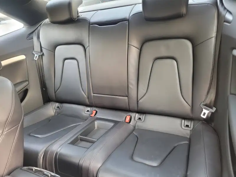 2015 Audi A5 Progressiv, černá, 154 000 km, dovoz Kanada — foto 8 z 9