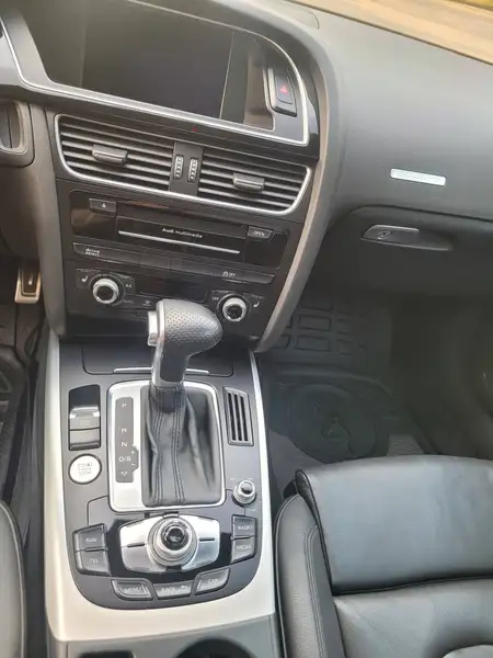 2015 Audi A5 Progressiv, černá, 154 000 km, dovoz Kanada — foto 9 z 9