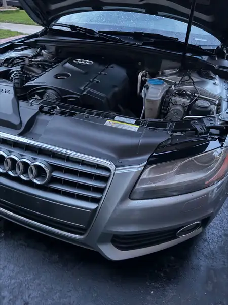 2011 Audi A5 Premium Plus, stříbrná, 177 000 km, dovoz Kanada — foto 3 z 11