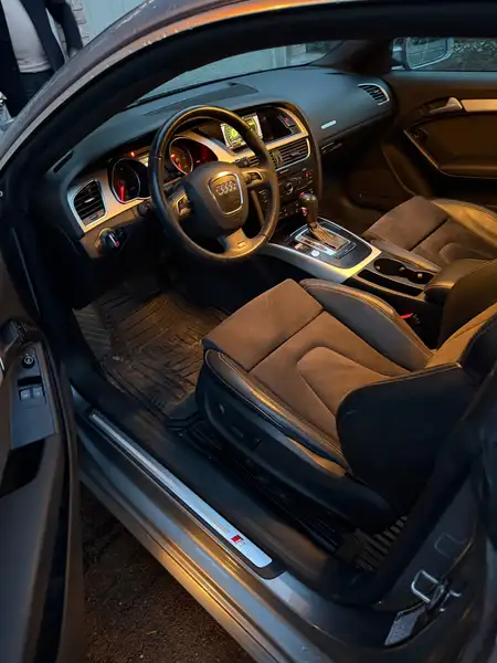 2011 Audi A5 Premium Plus, stříbrná, 177 000 km, dovoz Kanada — foto 5 z 11