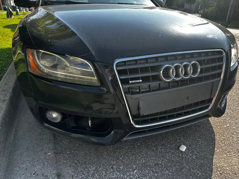 2012 Audi A5 Premium Plus, černá, 138 000 km, dovoz Kanada — foto 2 z 12