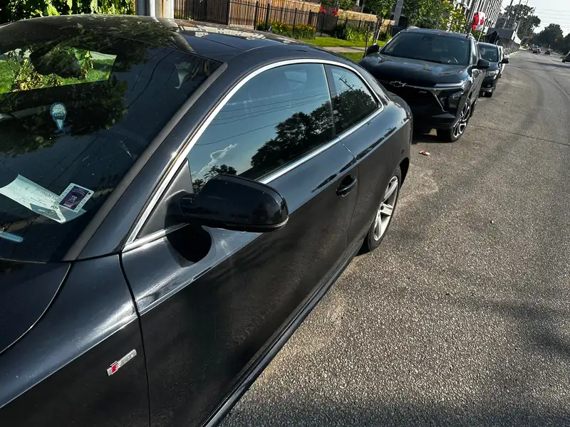 2012 Audi A5 Premium Plus, černá, 138 000 km, dovoz Kanada — foto 4 z 12