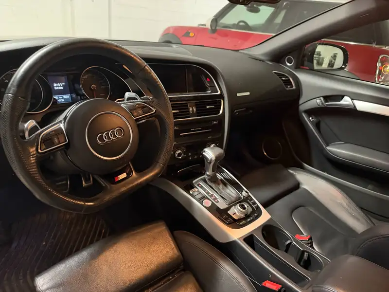 2015 Audi A5 Technik, černá, 179 000 km, dovoz Kanada — foto 4 z 4