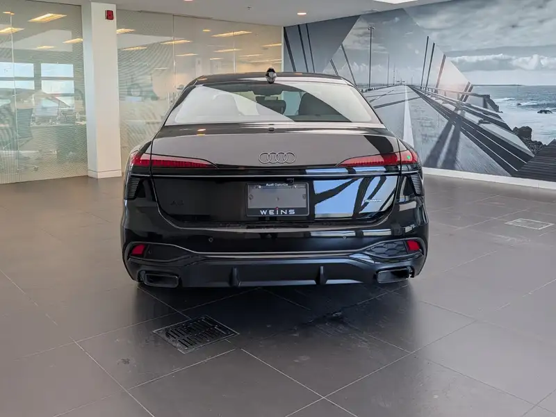 2026 Audi A6 Progressiv, černá, 90 km, dovoz Kanada — foto 3 z 11