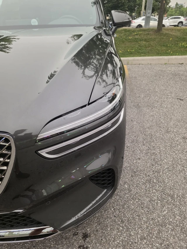 2025 Genesis Gv70, 9 500 km, dovoz Kanada — foto 3 z 5