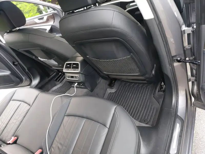 2019 Audi A6 Progressiv, šedá, 83 000 km, dovoz Kanada — foto 5 z 10