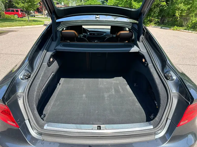 2012 Audi A7 Premium Plus, šedá, 155 000 km, dovoz Kanada — foto 12 z 12
