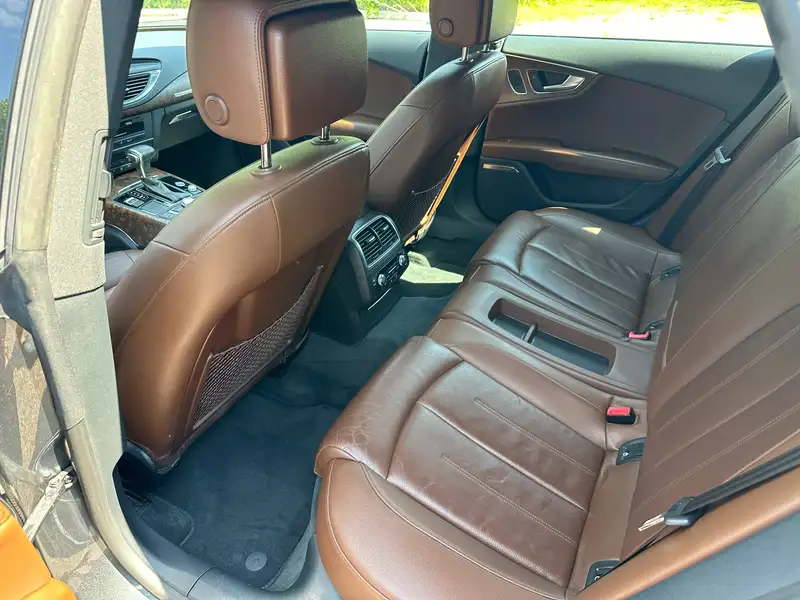2012 Audi A7 Premium Plus, šedá, 155 000 km, dovoz Kanada — foto 9 z 12
