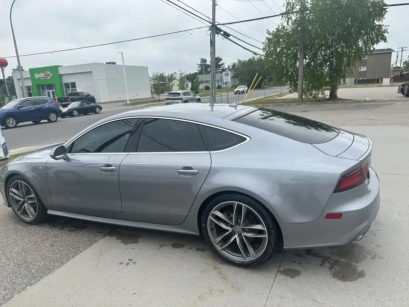 2018 Audi A7 Progressiv, stříbrná, 161 000 km, dovoz Kanada — foto 4 z 7