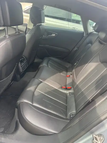 2018 Audi A7 Progressiv, stříbrná, 161 000 km, dovoz Kanada — foto 6 z 7