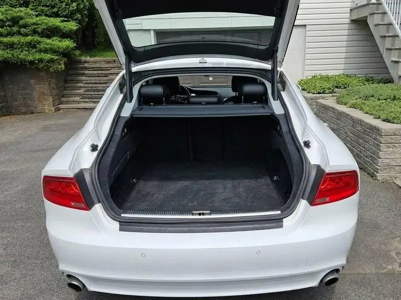 2014 Audi A7 Progressiv, bílá, 151 900 km, dovoz Kanada — foto 9 z 9
