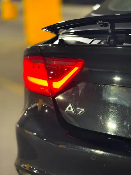 2014 Audi A7 Technik, černá, 184 000 km, dovoz Kanada — foto 6 z 12