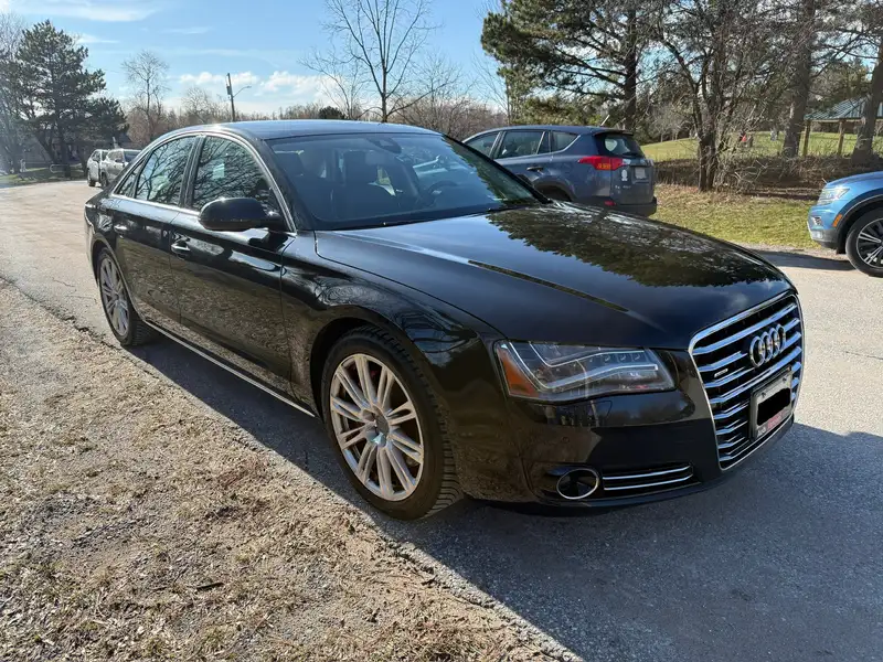 2011 Audi A8 Premium, černá, 112 500 km, dovoz Kanada — foto 4 z 9