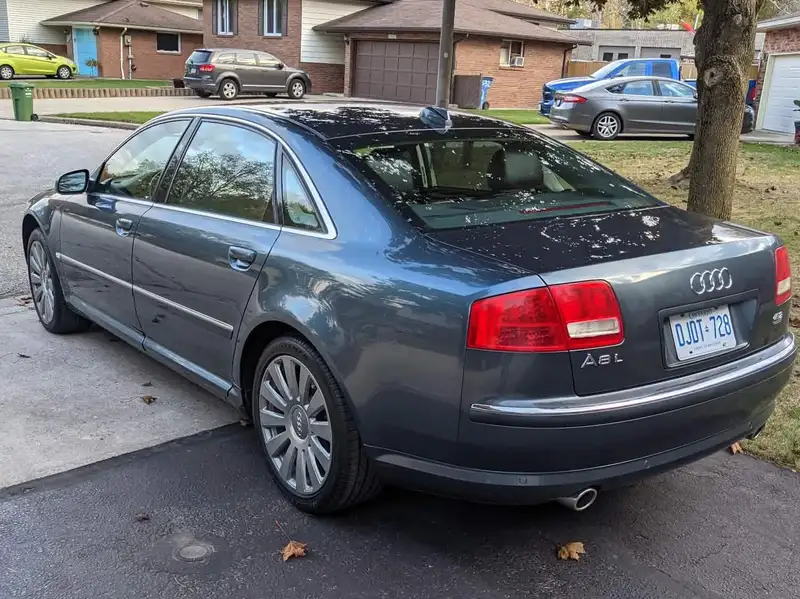 2004 Audi A8 L, modrá, 217 000 km, dovoz Kanada — foto 2 z 12