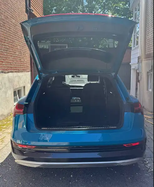 2019 Audi E-Tron Technik, modrá, 84 781 km, dovoz Kanada — foto 10 z 10
