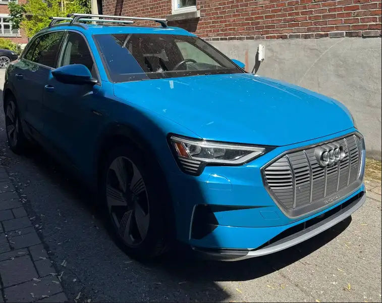 2019 Audi E-Tron Technik, modrá, 84 781 km, dovoz Kanada — foto 2 z 10