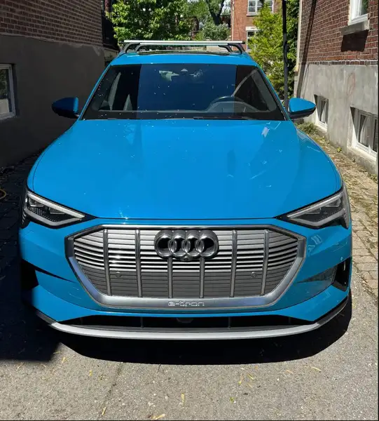 2019 Audi E-Tron Technik, modrá, 84 781 km, dovoz Kanada — foto 3 z 10