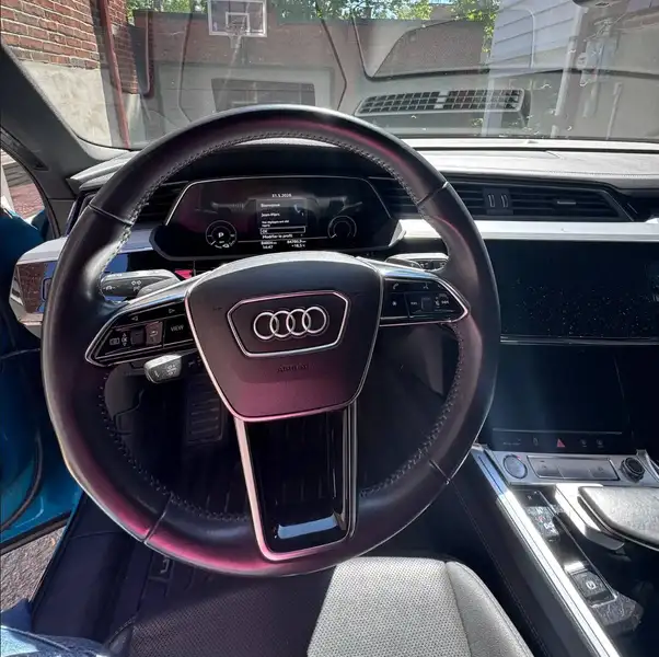 2019 Audi E-Tron Technik, modrá, 84 781 km, dovoz Kanada — foto 6 z 10