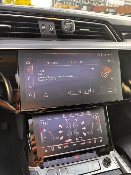 2019 Audi E-Tron Technik, černá, 133 000 km, dovoz Kanada — foto 6 z 6