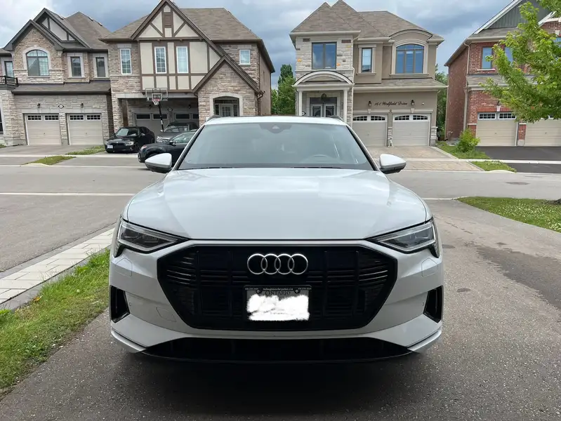 2021 Audi E-Tron Technik quattro, 73 500 km, dovoz Kanada — foto 3 z 11
