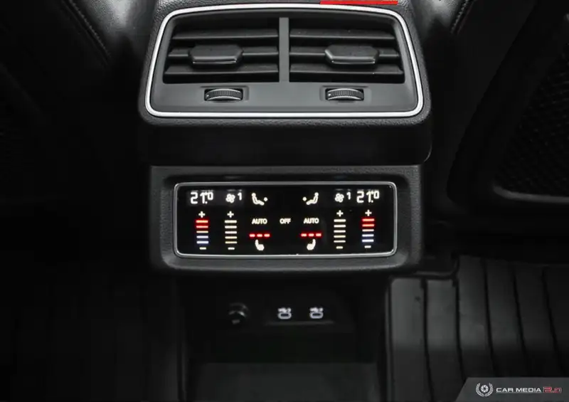 2021 Audi E-Tron Technik quattro, 73 500 km, dovoz Kanada — foto 9 z 11