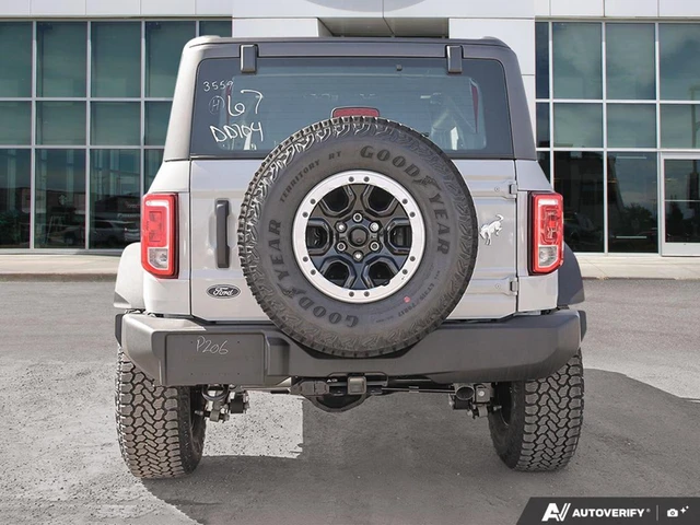 2026 Ford Bronco Base, bílá, 57 km, dovoz Kanada — foto 5 z 19