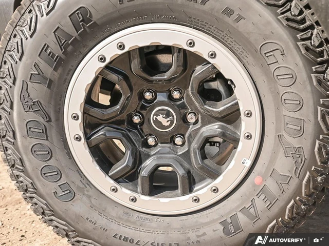 2026 Ford Bronco Base, bílá, 57 km, dovoz Kanada — foto 6 z 19