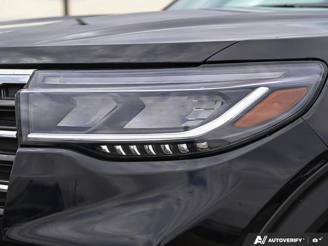 2026 Ford Explorer Active, černá, 9 km, dovoz Kanada — foto 10 z 19