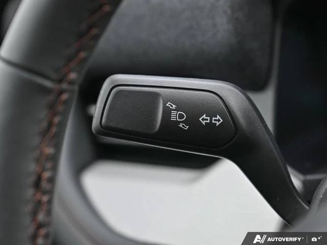 2026 Ford Explorer Active, černá, 9 km, dovoz Kanada — foto 16 z 19