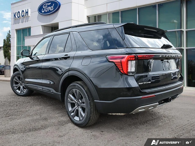 2026 Ford Explorer Active, černá, 9 km, dovoz Kanada — foto 4 z 19