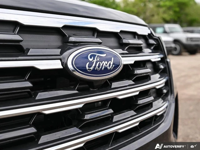 2026 Ford Explorer Active, černá, 9 km, dovoz Kanada — foto 9 z 19