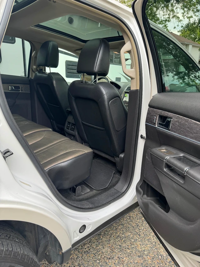 2011 Lincoln Mkx, bílá, 158 500 km, dovoz Kanada — foto 4 z 5