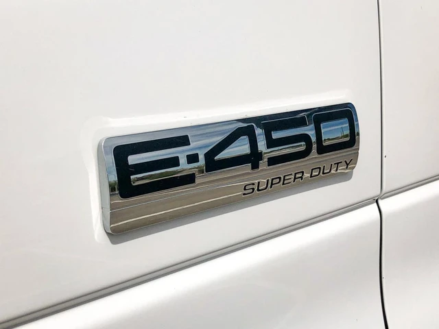 2023 Ford E-series Base, bílá, 119 678 km, dovoz Kanada — foto 3 z 19
