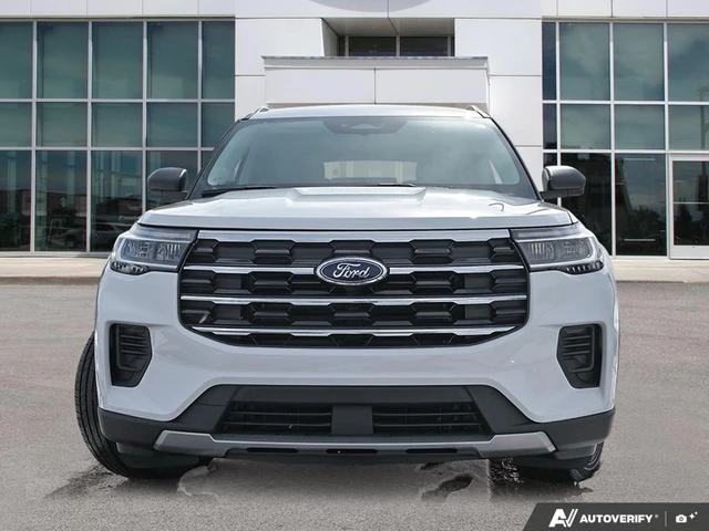 2026 Ford Explorer Active, bílá, 9 km, dovoz Kanada — foto 2 z 19
