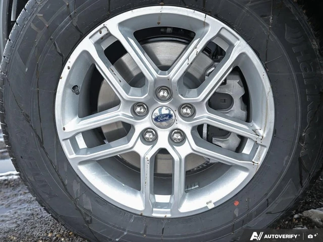 2026 Ford Explorer Active, bílá, 9 km, dovoz Kanada — foto 6 z 19
