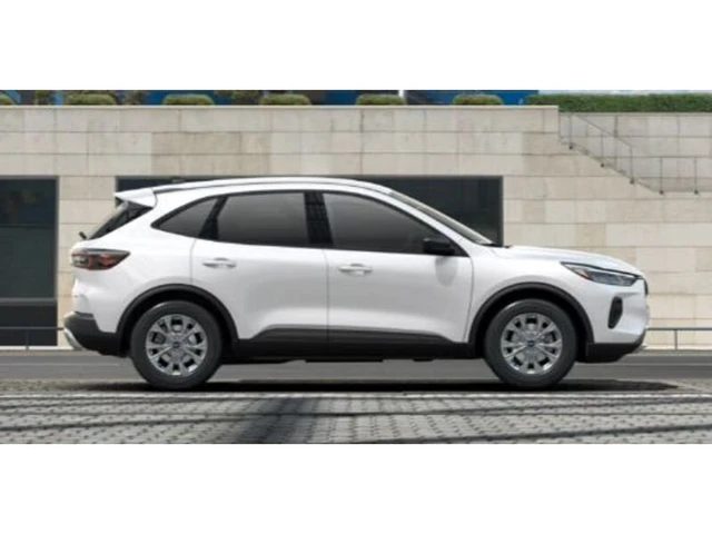 2025 Ford Escape Active, bílá, 18 900 km, dovoz Kanada — foto 2 z 7