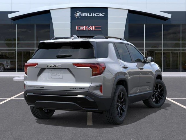 2027 GMC Terrain Elevation, stříbrná, 10 km, dovoz Kanada — foto 4 z 5