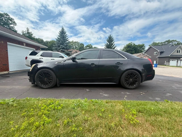 2012 Cadillac Cts, černá, 106 000 km, dovoz Kanada — foto 2 z 3