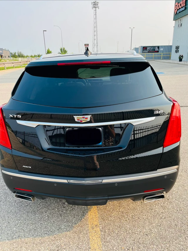 2017 Cadillac Xt5, černá, 127 000 km, dovoz Kanada — foto 2 z 5